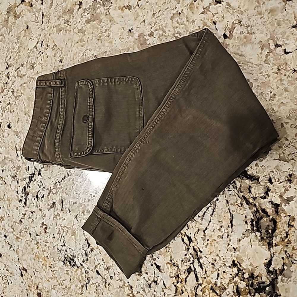 Gap Army Green Cargo Jeans! Crop leg styling, Always Skinny fit, Size 27!